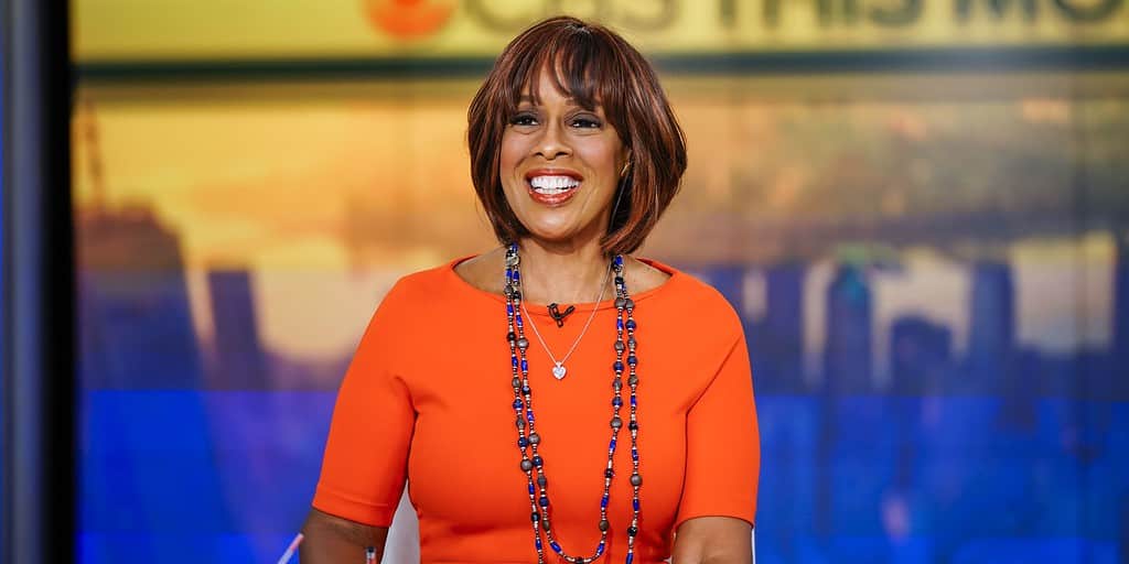 Gayle King Posts Pictures Of Thanksgiving Celebration Alongside Her ...